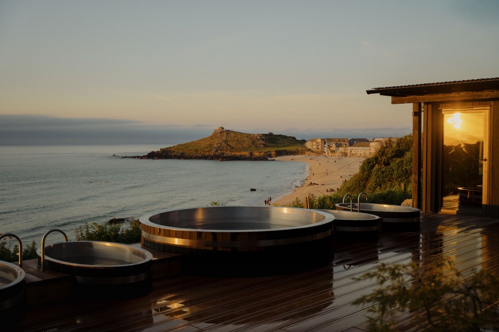 KILN SAUNA PAVILION OPENS ON PORTHMEOR BEACH image